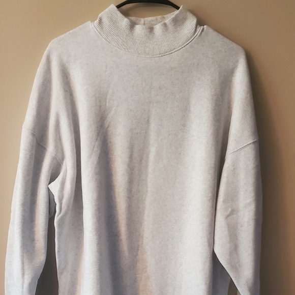 oversized cream sweatshirt